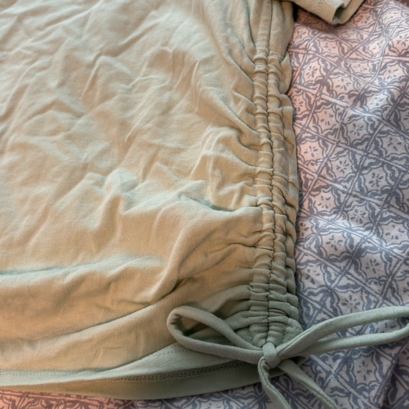 Hollister Cinched Baby-tee Mint Green Size Medium BNWT - Picture 2 of 3